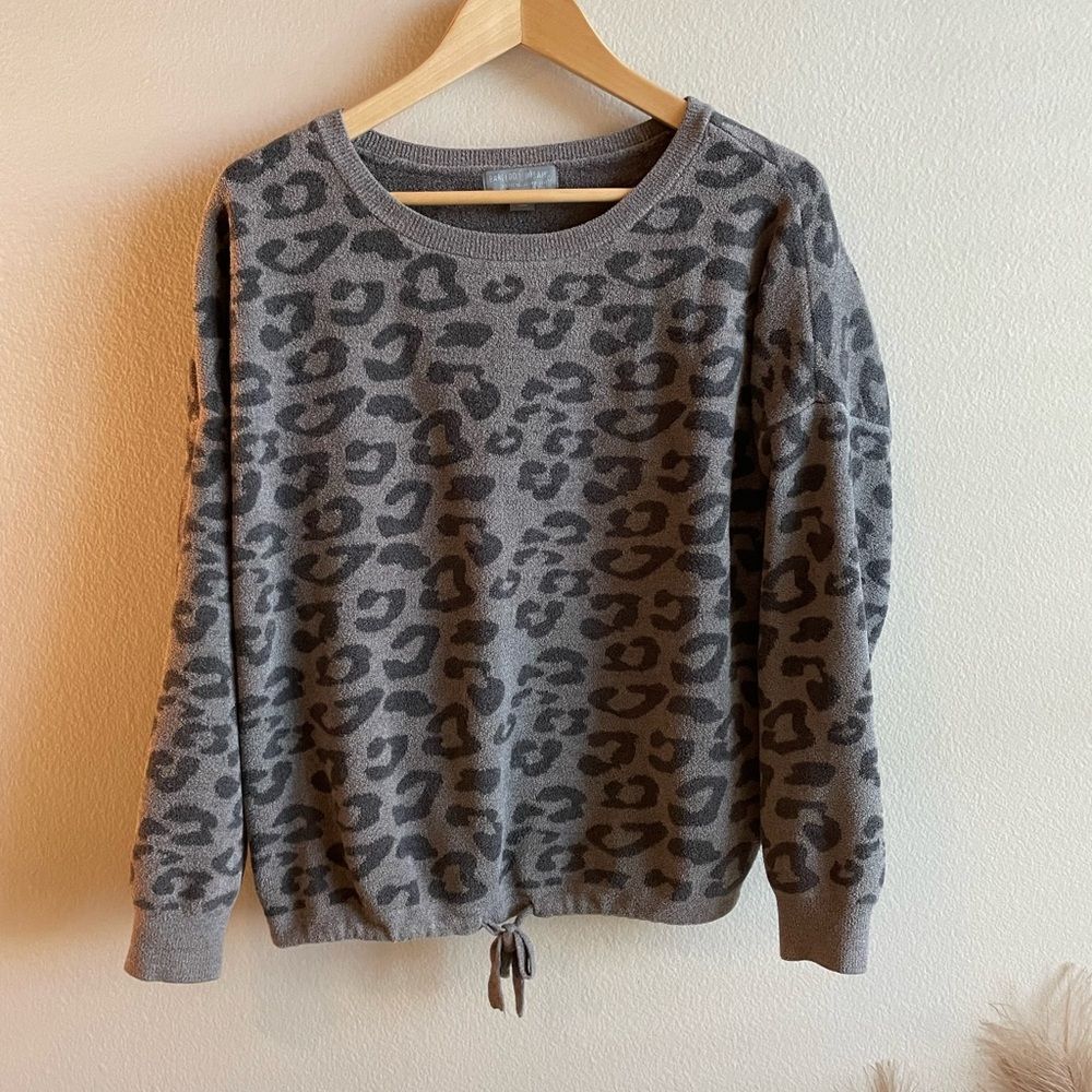 Barefoot dreams pullover sweater in grey cheetah print size S